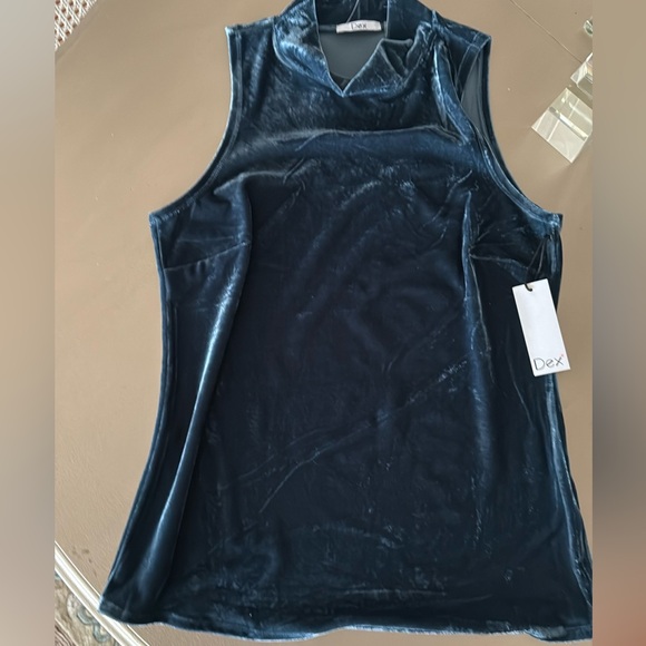 Dex sleeveless top with mock collar. NWT - Picture 3 of 3